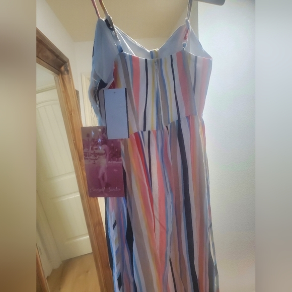 Emerald Sundae Multicolor Sleeveless Striped‎ Midi Dress - Picture 4 of 4